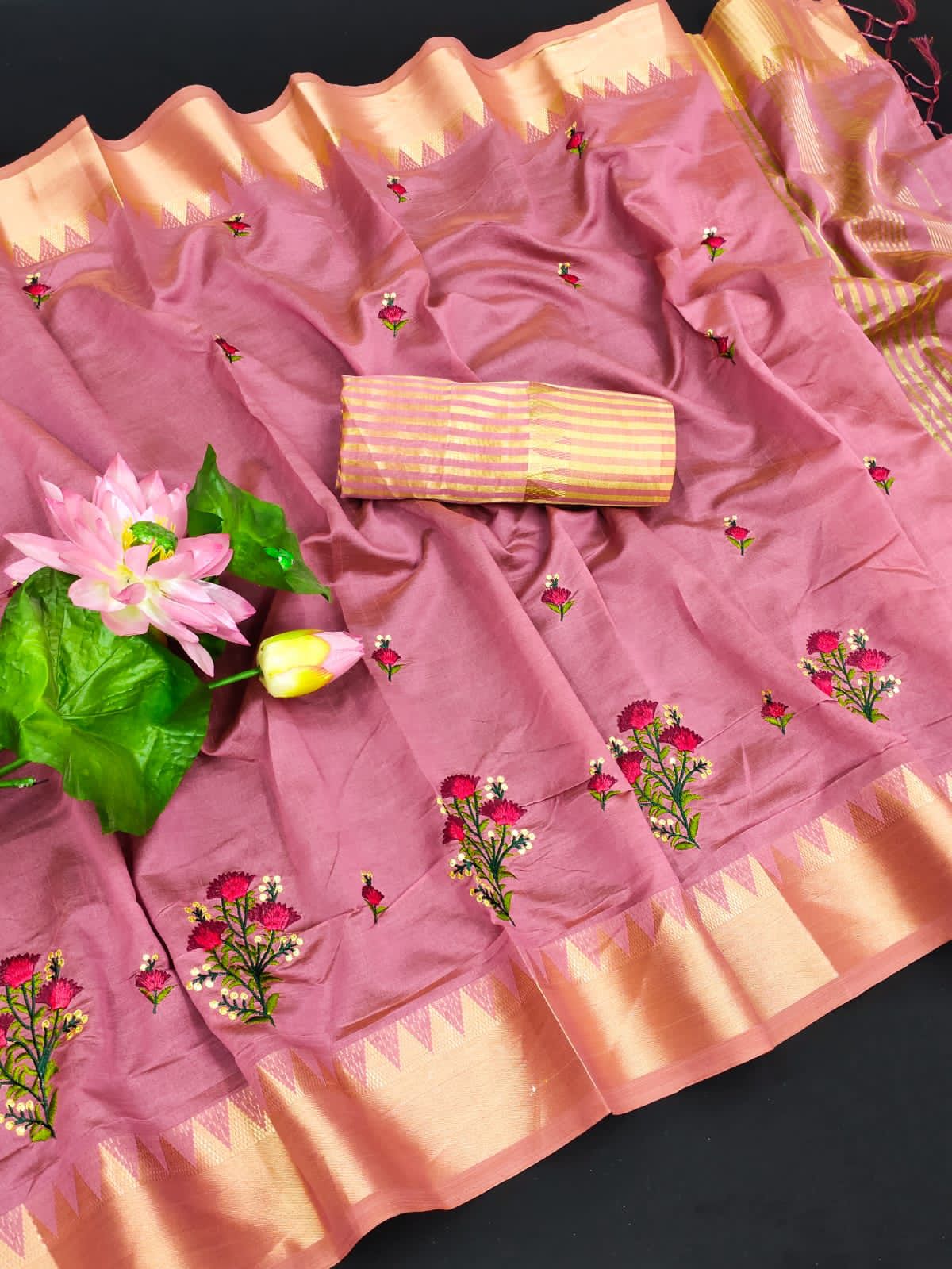 Super Assam Silk Cotton Sarees With Gold Lining 