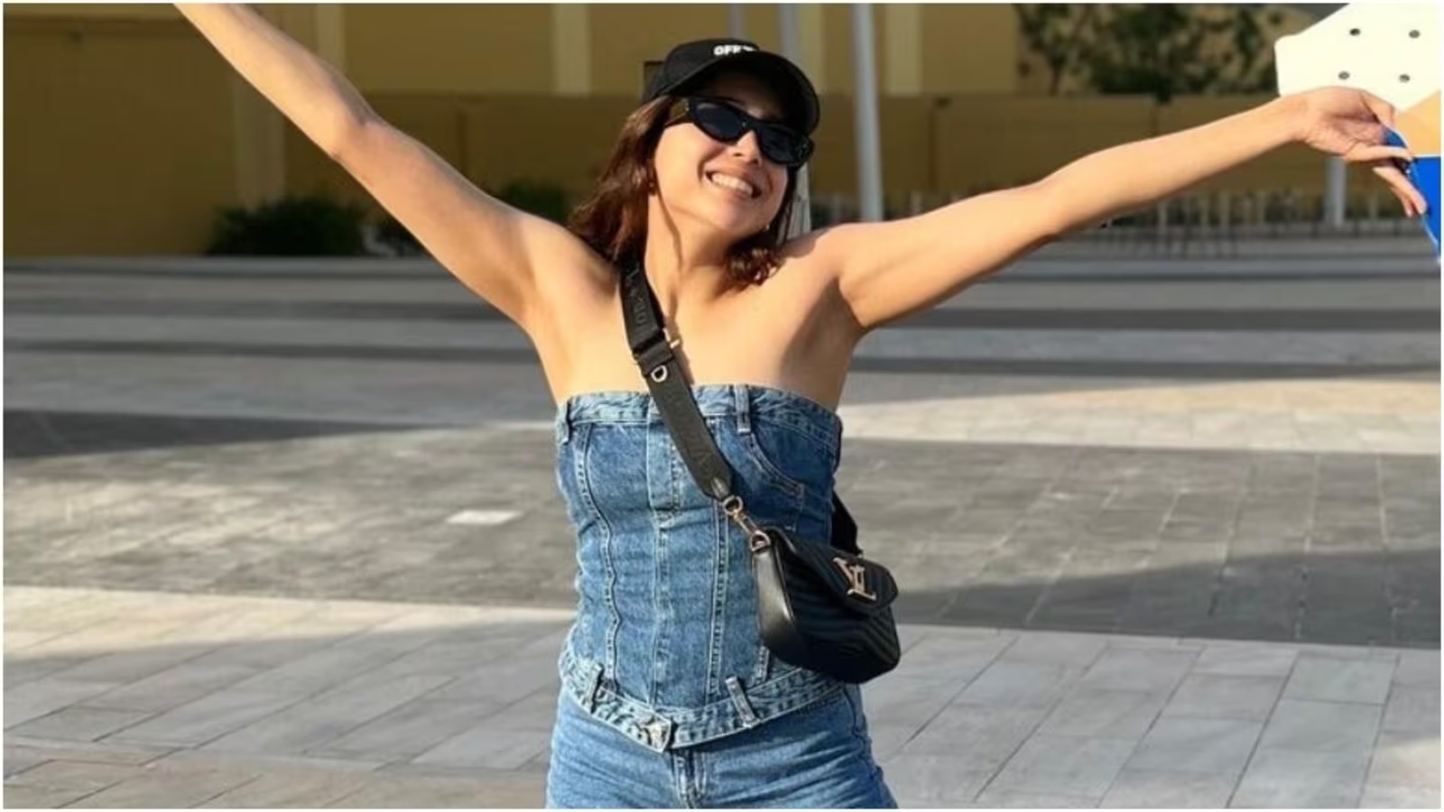  Sharvari Wagh's Strapless Denim Corset and Shorts: The Ideal Look for Your Summer Vacay