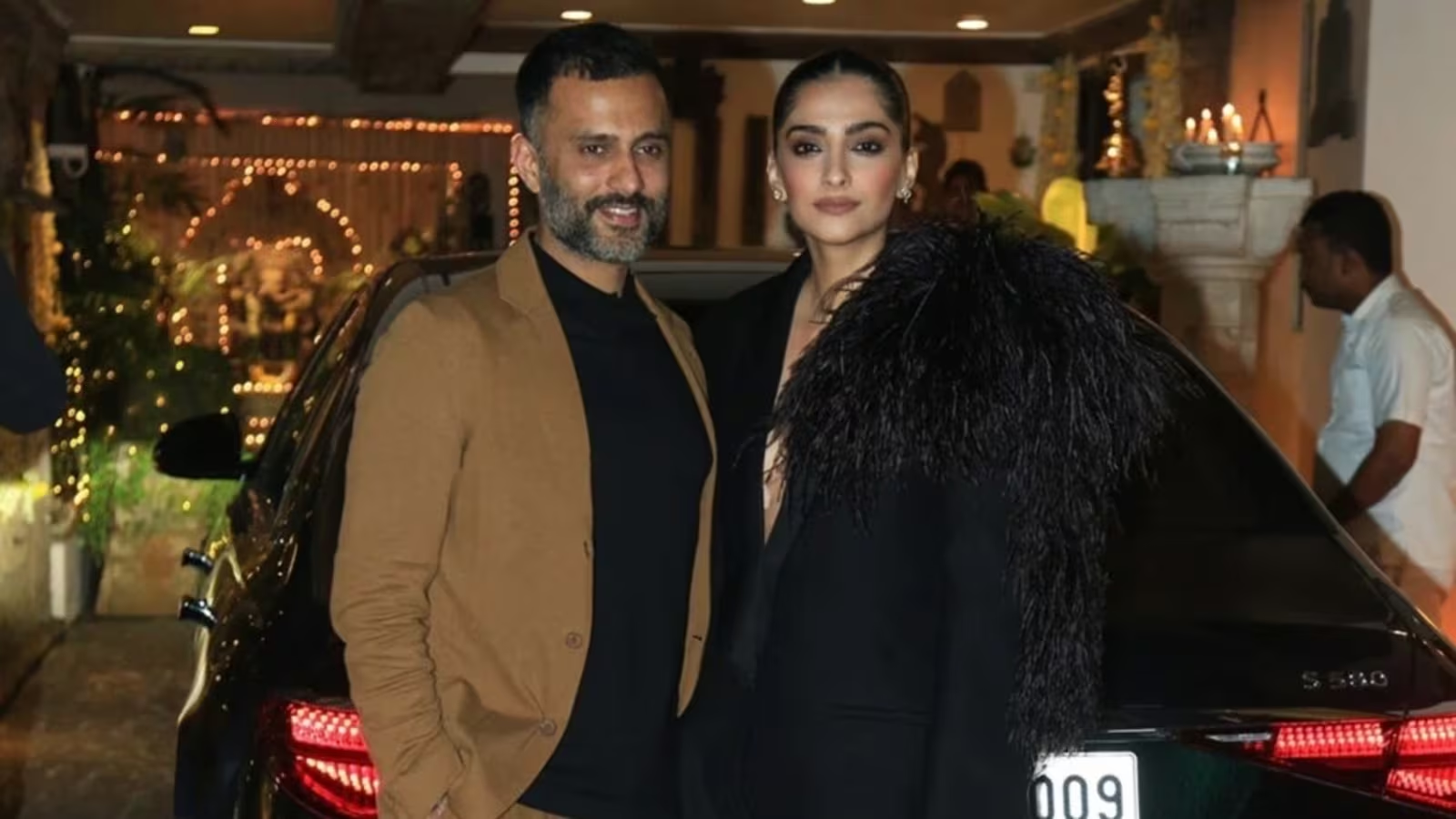 Sonam Kapoor and Anand Ahuja grace Javed Akhtar's birthday celebration; her commanding black suit epitomizes power dressing.