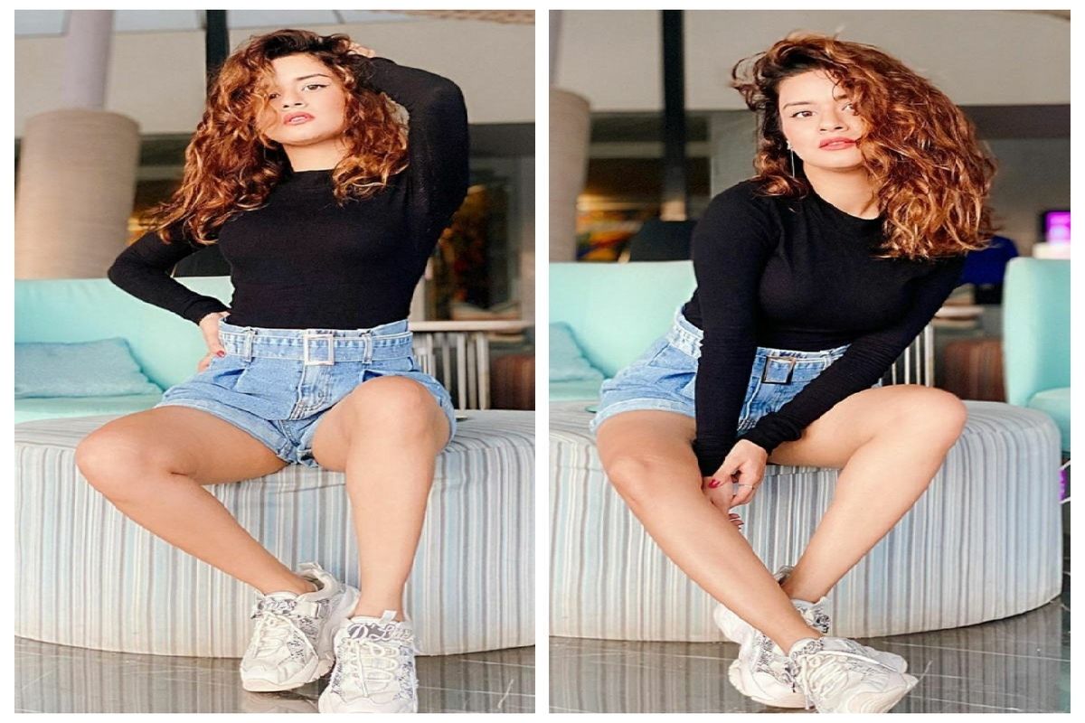 Avneet Kaur Redefines Trendy College-Wear Outfits with Her Fashionable Choices