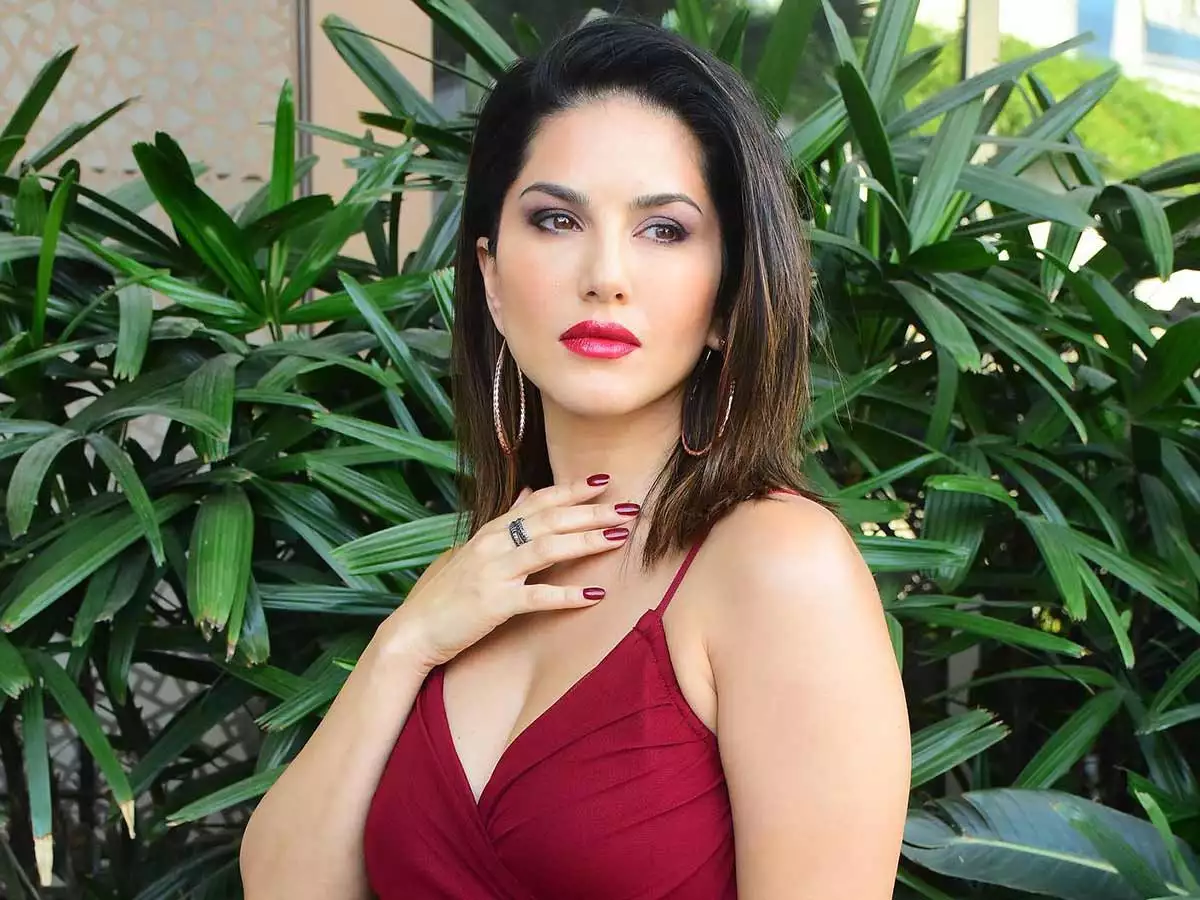 Sunny Leone Birthday Special Serving 3 Iconic Fashion Looks By The Ragini MMS Actor 